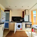 Full Flat-G Floor-Private Kitchen/Bathroom-Parking